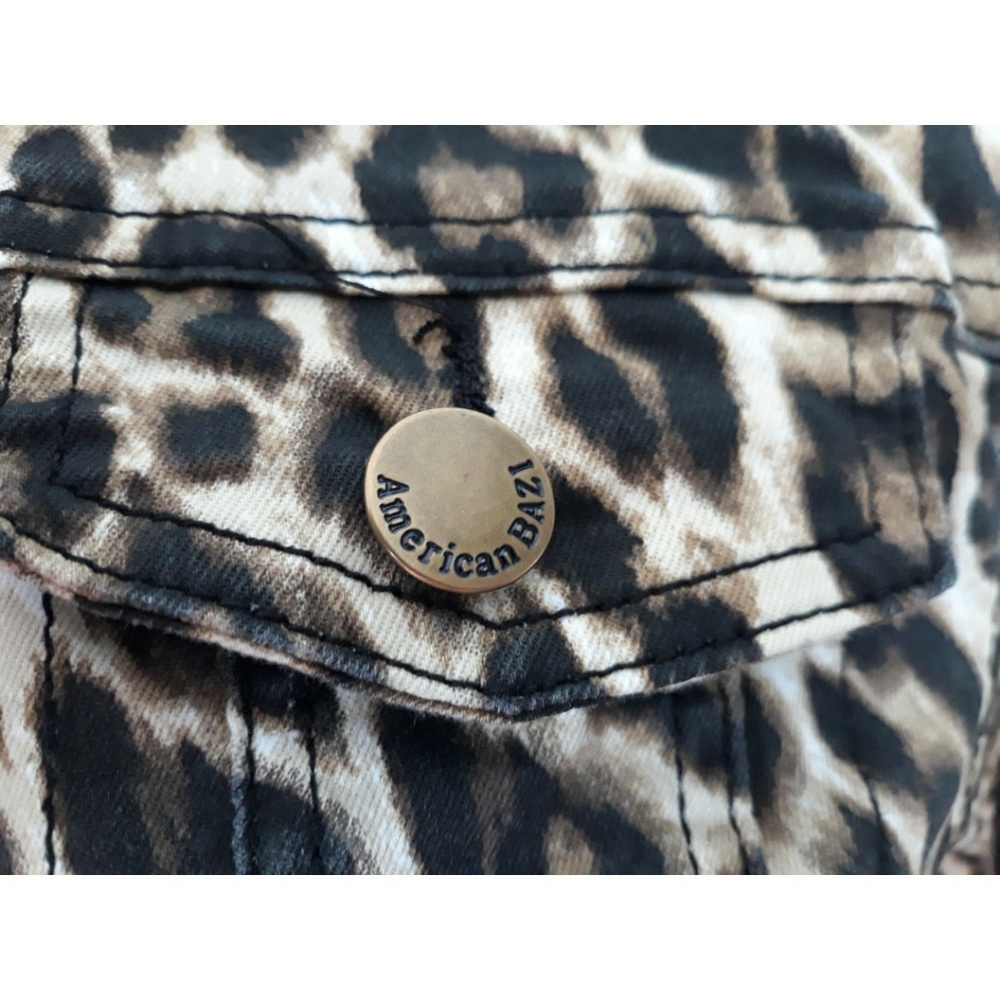 American Bazi Leopard Crop Jean Jacket - Picture 5 of 8